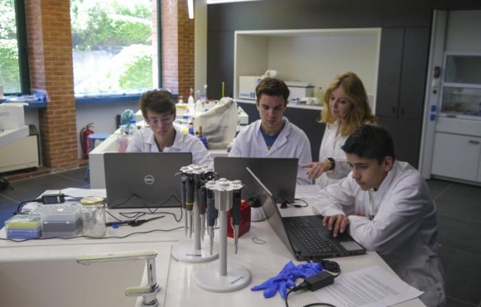 Spending the summer at ACT in the “Biotechnology Camp”