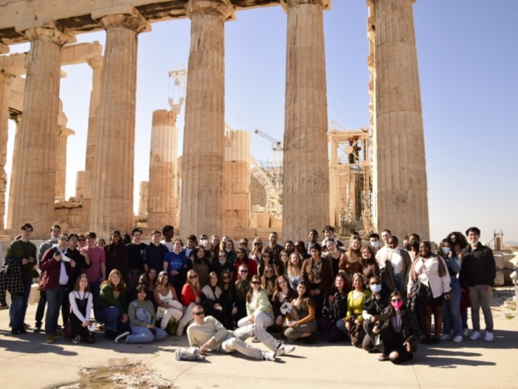 How to create an aura of community: The Athens – Delphi trip